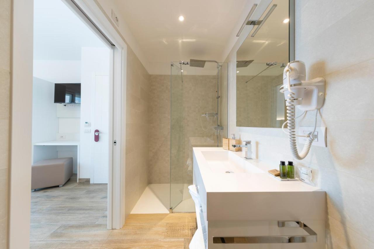 Gabbiano Hotel Malcesine Bagian luar foto