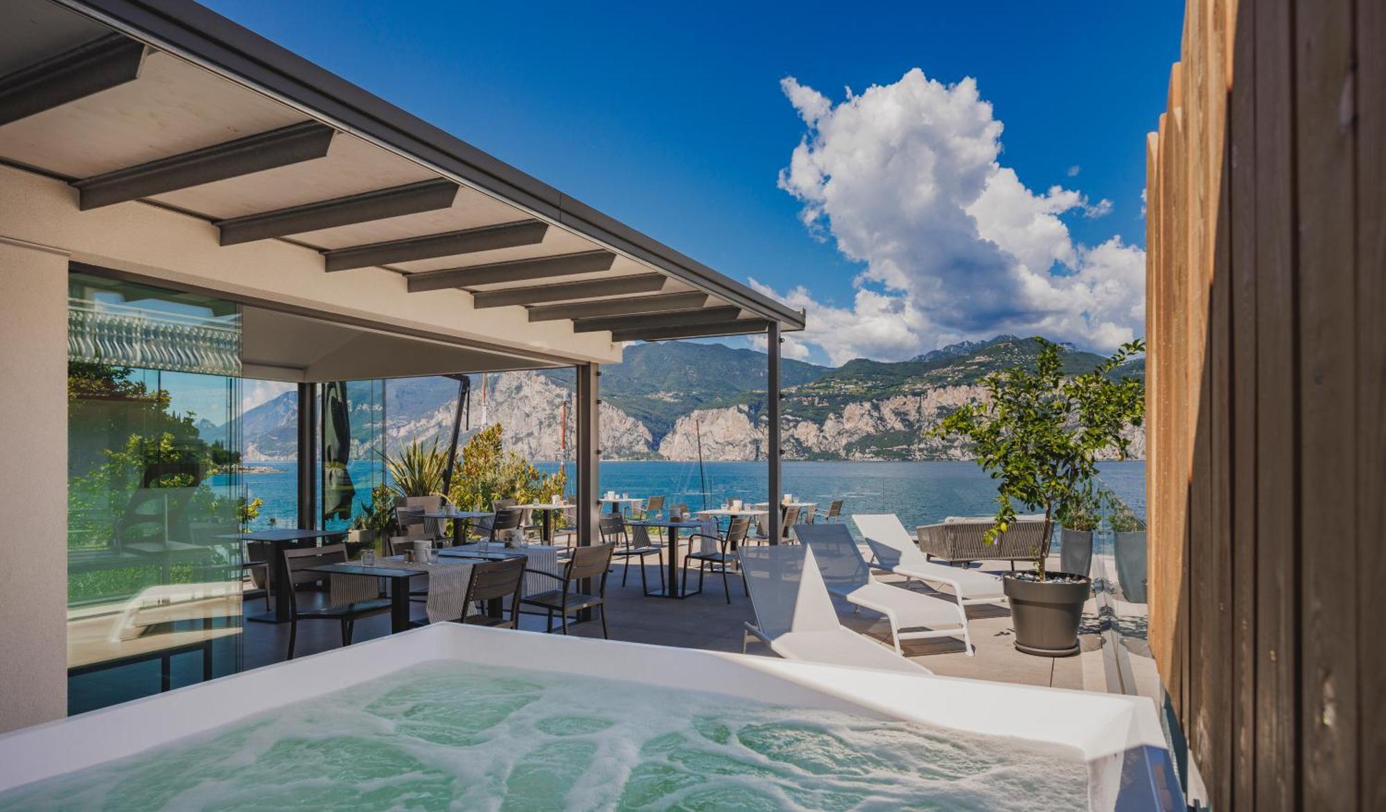 Gabbiano Hotel Malcesine Bagian luar foto